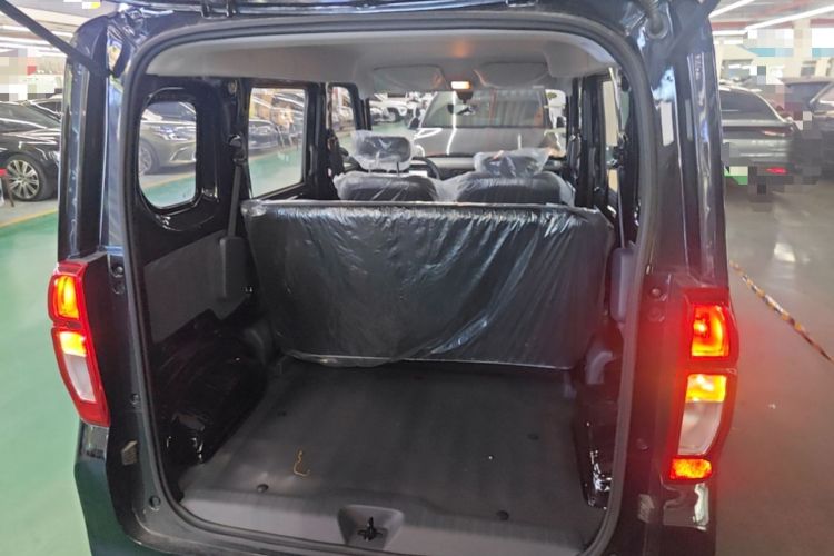 Used Wuling Zhiguang New Energy 2025 Standard Model Trunk