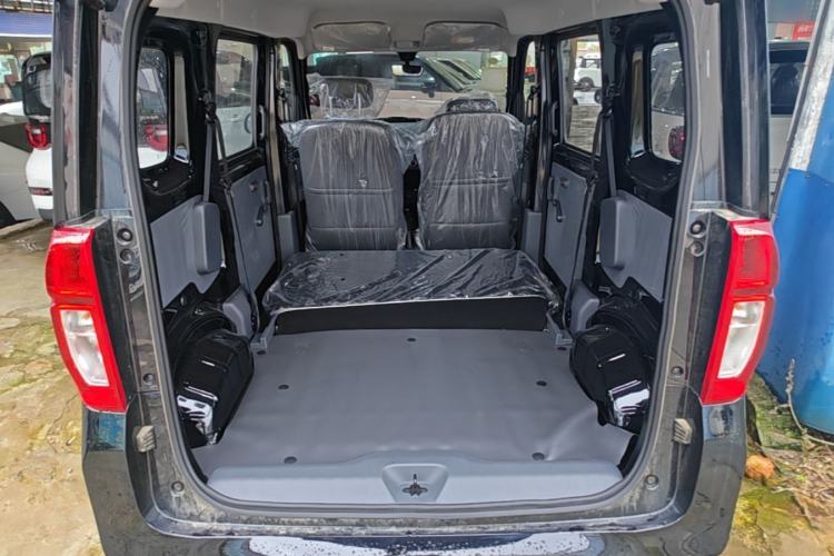 Used Wuling Zhiguang New Energy 2025 Model 305km Ambitious Edition Trunk