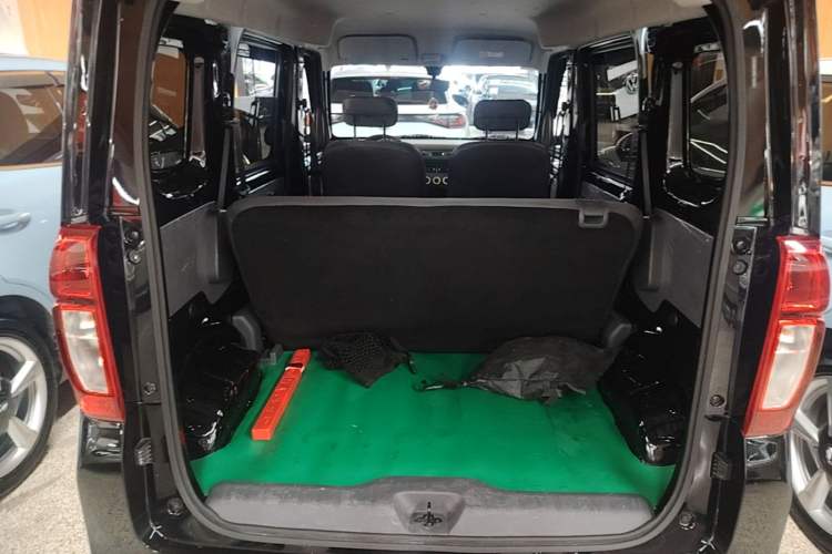Used Wuling Zhiguang New Energy 2025 Model 305km Ambitious Edition Trunk