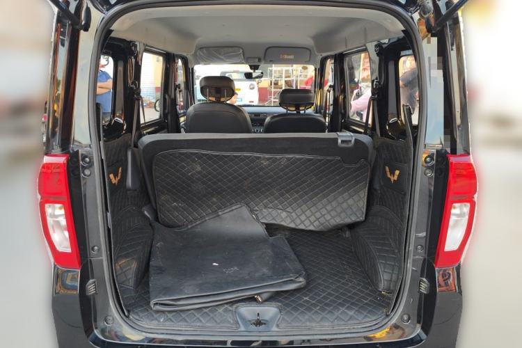 Used Wuling Zhiguang New Energy 2025 Model 305km Ambitious Edition Trunk