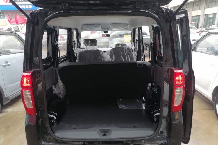 Used Wuling Zhiguang New Energy 2025 Model 305km Ambitious Edition Trunk