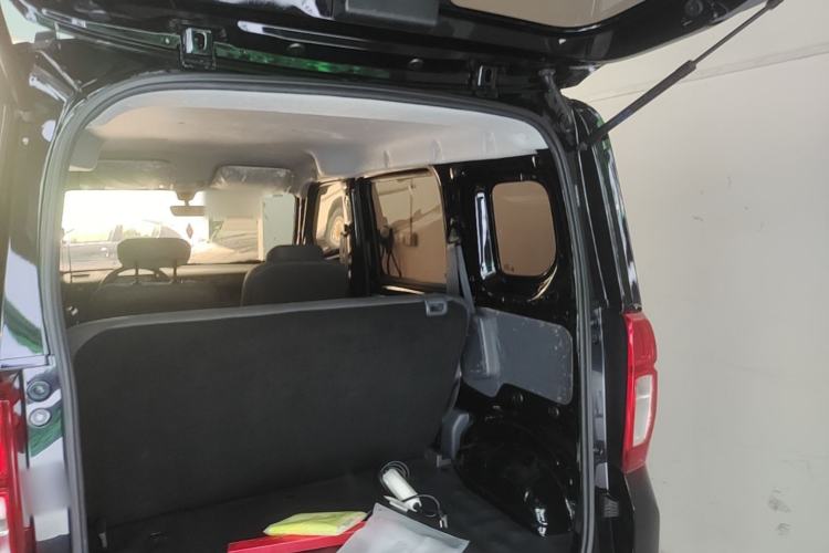 Used Wuling Zhiguang New Energy 2025 Standard Model Trunk