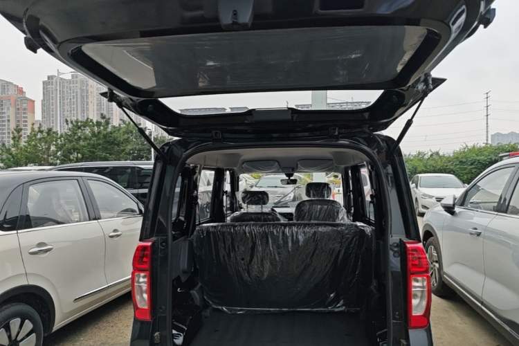 Used Wuling Zhiguang New Energy 2025 Comfort Model Trunk