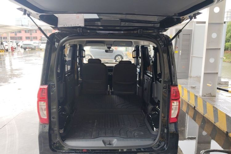 Used Wuling Zhiguang New Energy 2025 Model 305km Ambitious Edition Trunk