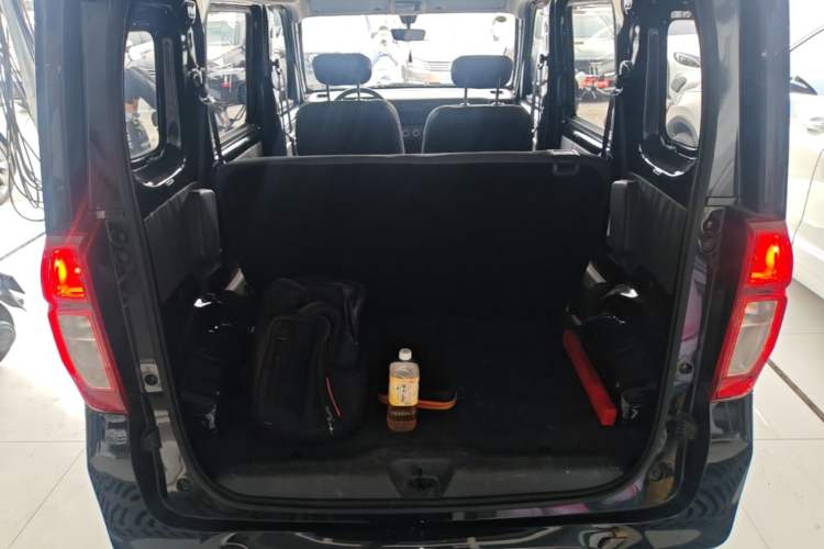 Used Wuling Zhiguang New Energy 2025 Standard Model Trunk