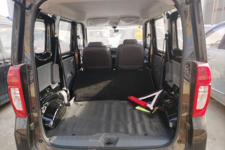 Used Wuling Zhiguang New Energy 2025 Comfort Model Trunk