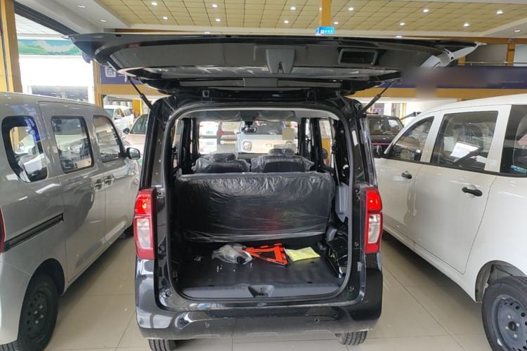 Used Wuling Zhiguang New Energy 2025 Standard Model Trunk