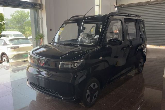 Used Wuling Zhiguang New Energy 2025 Model 305km Ambitious Edition