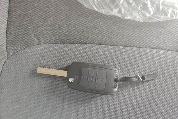 Used Wuling Zhiguang New Energy 2025 Standard Model Vehicle Key