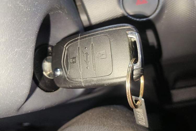 Used Wuling Zhiguang New Energy 2025 Standard Model Vehicle Key
