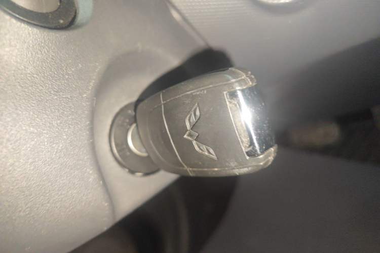 Used Wuling Zhiguang New Energy 2025 Comfort Model Vehicle Key