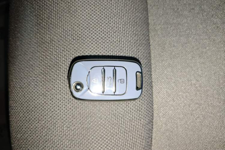 Used Wuling Zhiguang New Energy 2025 Comfort Model Vehicle Key