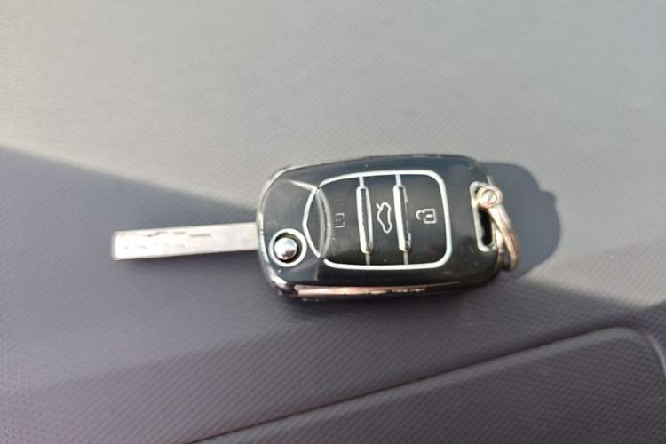Used Wuling Zhiguang New Energy 2025 Model 305km Ambitious Edition Vehicle Key