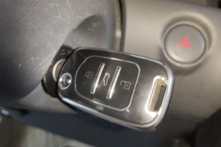 Used Wuling Zhiguang New Energy 2025 Comfort Model Vehicle Key