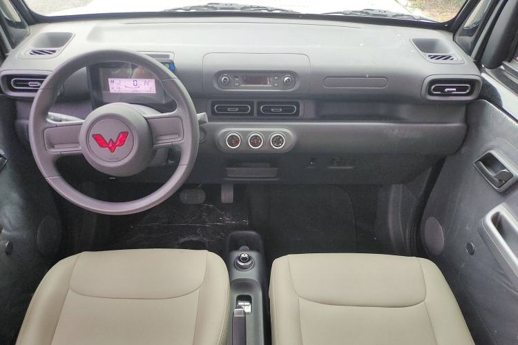 Used Wuling Zhiguang New Energy 2025 Comfort Model Center Console