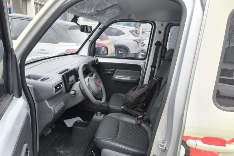 Used Wuling Zhiguang New Energy 2025 Comfort Model Left Front Seat