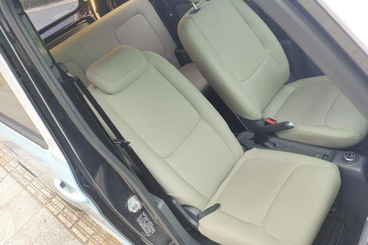 Used Wuling Zhiguang New Energy 2025 Comfort Model Right Front Seat