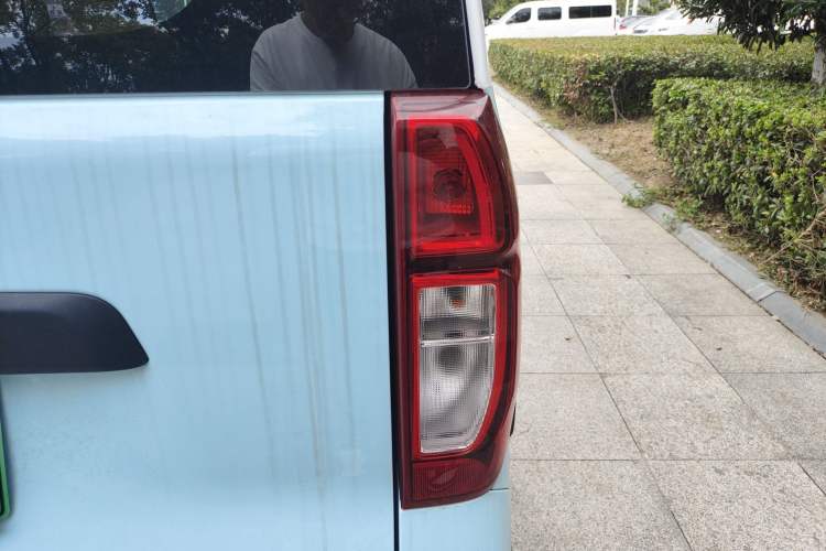 Used Wuling Zhiguang New Energy 2025 Comfort Model Right Rear Taillight