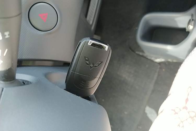 Used Wuling Zhiguang New Energy 2025 Model 305km Ambitious Edition Interior 1