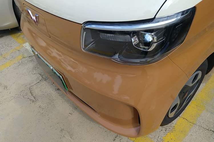 Used Wuling Zhiguang New Energy 2025 Model 305km Ambitious Edition Left Front Headlight