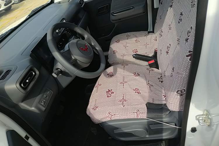 Used Wuling Zhiguang New Energy 2025 Model 305km Ambitious Edition Left Front Seat