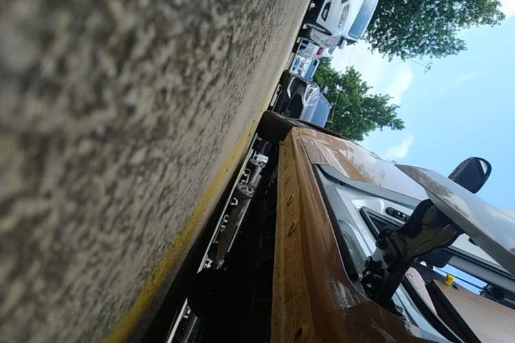 Used Wuling Zhiguang New Energy 2025 Model 305km Ambitious Edition Left Side Sill