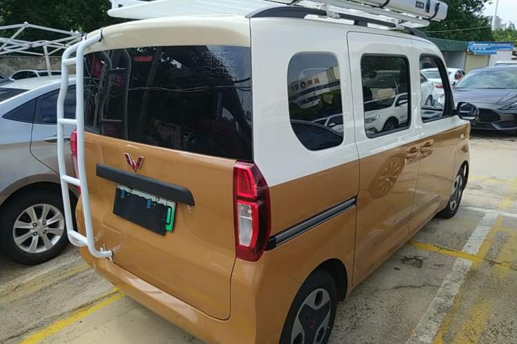 Used Wuling Zhiguang New Energy 2025 Model 305km Ambitious Edition Rear Right 45 Deg