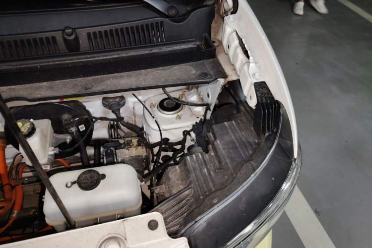 Used Wuling Zhiguang New Energy 2025 Comfort Model Engine Bay Left