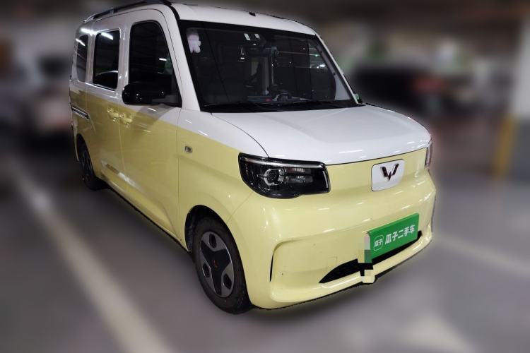 Used Wuling Zhiguang New Energy 2025 Comfort Model Front Right 45 Deg