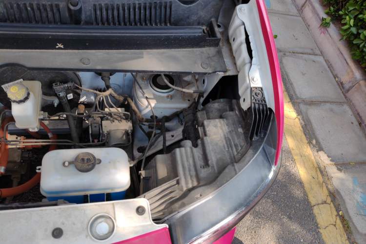 Used Wuling Zhiguang New Energy 2025 Comfort Model Engine Bay Left