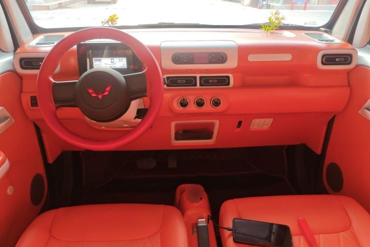 Used Wuling Zhiguang New Energy 2025 Comfort Model Center Console