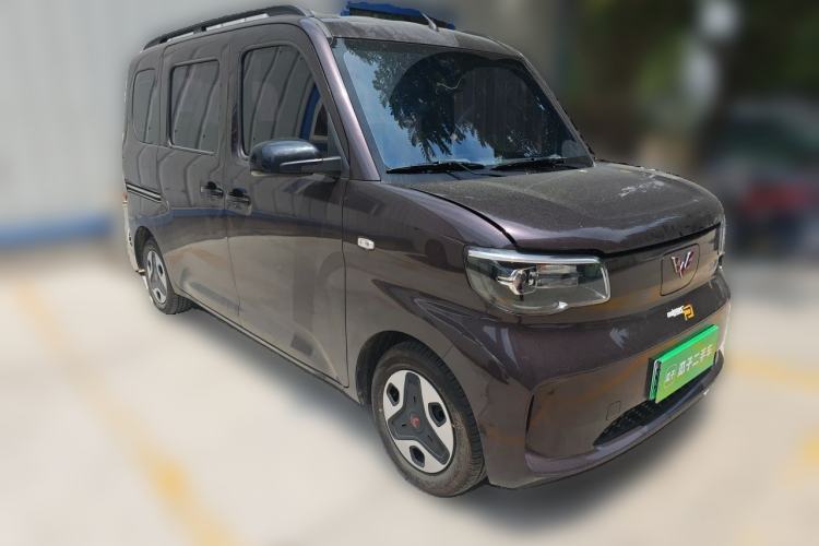 Used Wuling Zhiguang New Energy 2025 Comfort Model Front Right 45 Deg