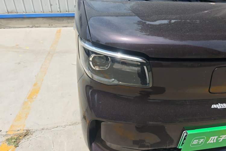 Used Wuling Zhiguang New Energy 2025 Comfort Model Right Front Headlight