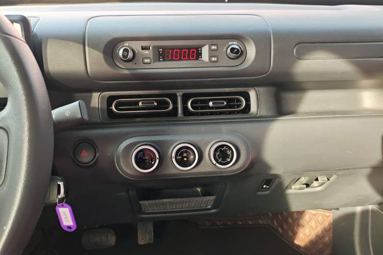 Used Wuling Zhiguang New Energy 2025 Comfort Model Audio And AC Panel