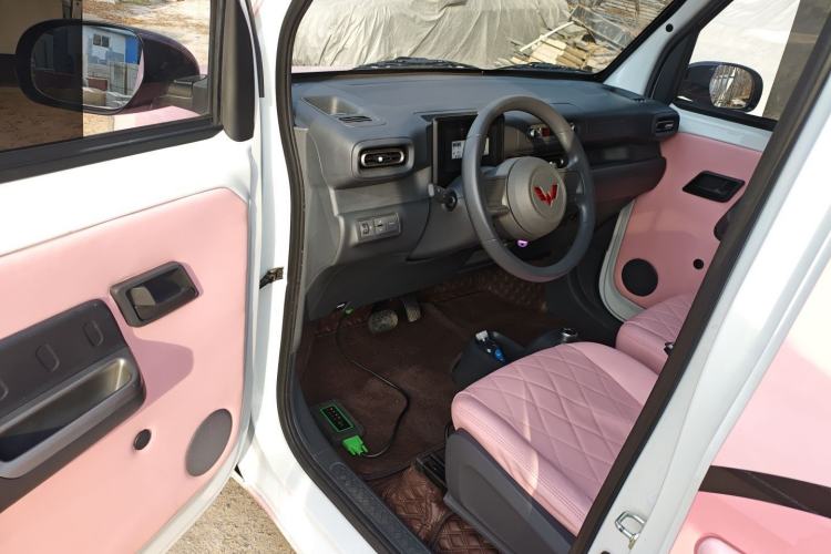 Used Wuling Zhiguang New Energy 2025 Comfort Model Interior 3
