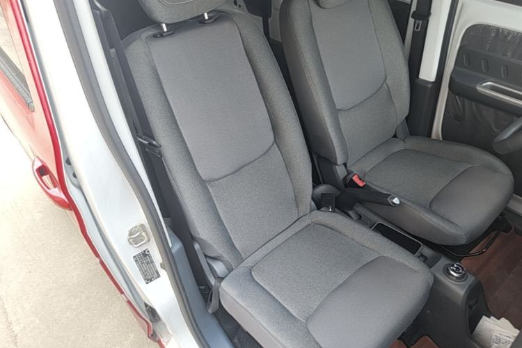 Used Wuling Zhiguang New Energy 2025 Comfort Model Right Front Seat