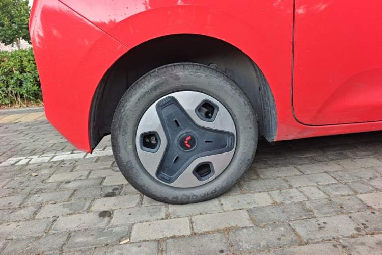 Used Wuling Zhiguang New Energy 2025 Comfort Model Right Rear Wheel Hub