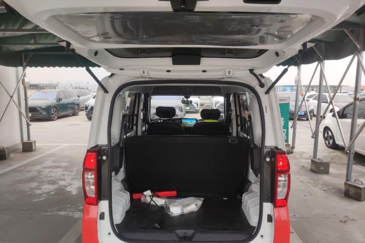 Used Wuling Zhiguang New Energy 2025 Comfort Model Trunk