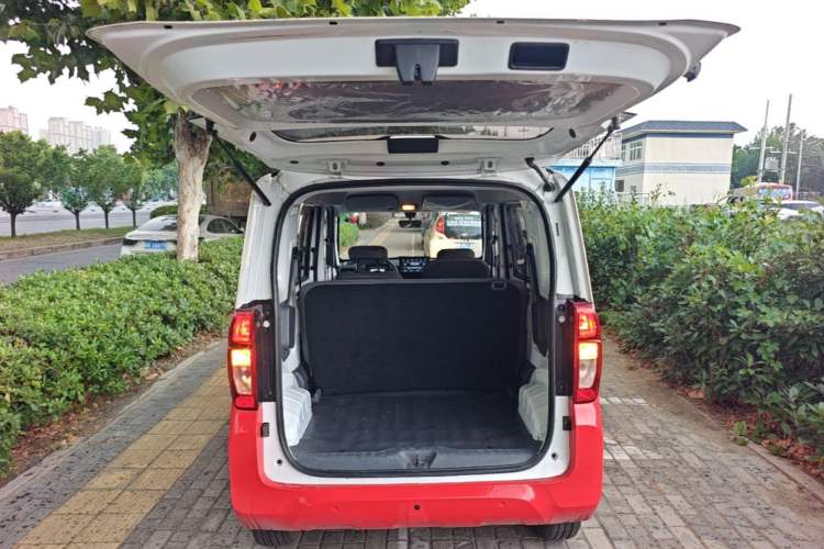 Used Wuling Zhiguang New Energy 2025 Comfort Model Trunk