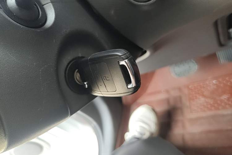 Used Wuling Zhiguang New Energy 2025 Comfort Model Vehicle Key