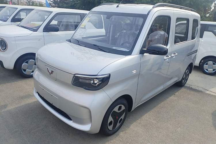 Used Wuling Zhiguang New Energy 2025 Model 305km Ambitious Edition Guazi used car, China used car export, Used car for sale, Used cars, Cheapest cars for sale