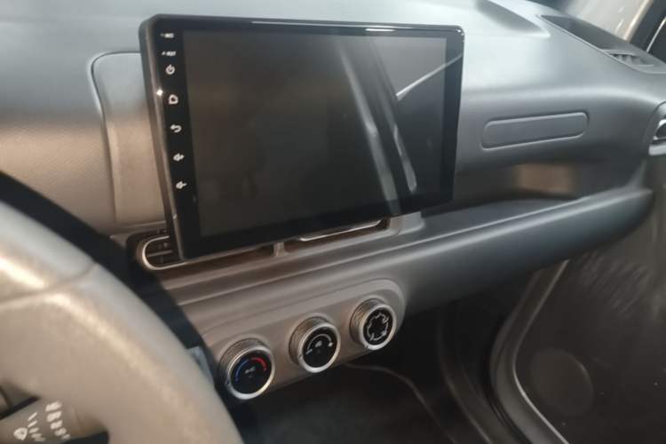 Used Wuling Zhiguang New Energy 2025 Standard Model Audio And AC Panel