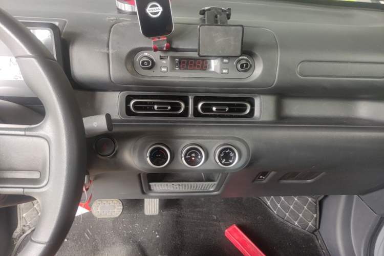Used Wuling Zhiguang New Energy 2025 Comfort Model Audio And AC Panel