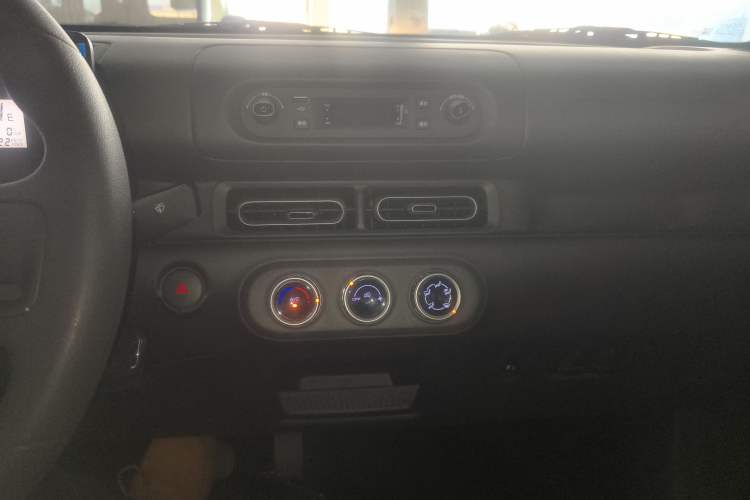 Used Wuling Zhiguang New Energy 2025 Comfort Model Audio And AC Panel