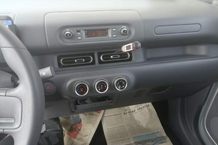 Used Wuling Zhiguang New Energy 2025 Comfort Model Audio And AC Panel