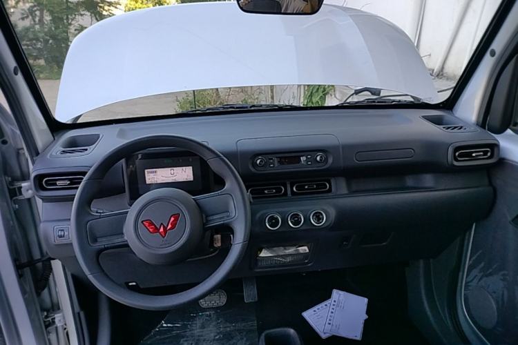 Used Wuling Zhiguang New Energy 2025 Comfort Model Center Console
