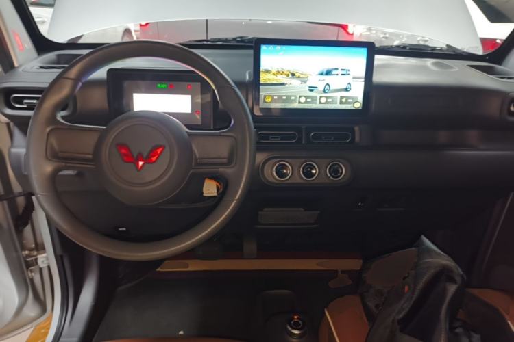 Used Wuling Zhiguang New Energy 2025 Comfort Model Center Console