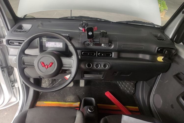 Used Wuling Zhiguang New Energy 2025 Comfort Model Center Console