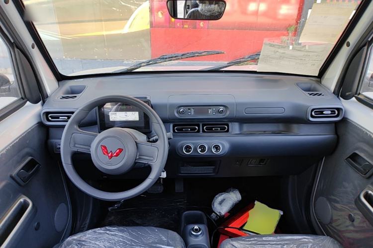Used Wuling Zhiguang New Energy 2025 Comfort Model Center Console