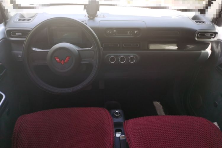 Used Wuling Zhiguang New Energy 2025 Standard Model Center Console